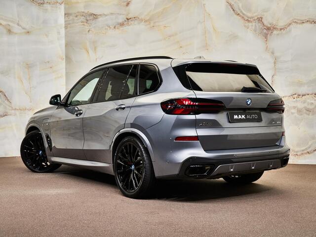 BMW X5 xDrive50e M Sport Pro, M Stoelen, Sky Lounge Pano, 4-wielbest., luchtv., CraftedClarity, carbon, H/K, massage, 22", tr.haak, privacy