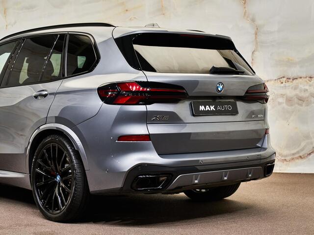 BMW X5 xDrive50e M Sport Pro, M Stoelen, Sky Lounge Pano, 4-wielbest., luchtv., CraftedClarity, carbon, H/K, massage, 22", tr.haak, privacy