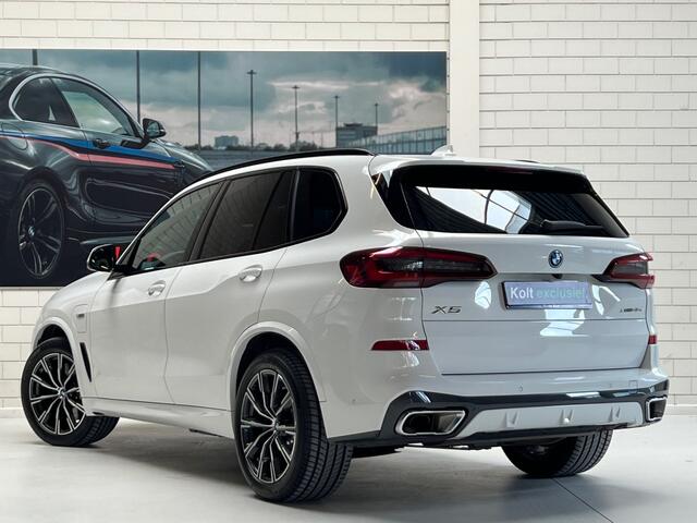 BMW X5 xDrive45e High Executive M-Sport 394 PK Automaat / Luchtvering / Panoramadak / Apple CarPlay / Navigatie / Camera / 20" M-Sport Velgen / Leder Int / Park Assist / 1e Eigenaar!