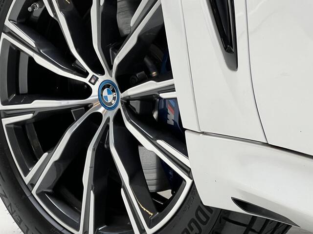 BMW X5 xDrive45e High Executive M-Sport 394 PK Automaat / Luchtvering / Panoramadak / Apple CarPlay / Navigatie / Camera / 20" M-Sport Velgen / Leder Int / Park Assist / 1e Eigenaar!