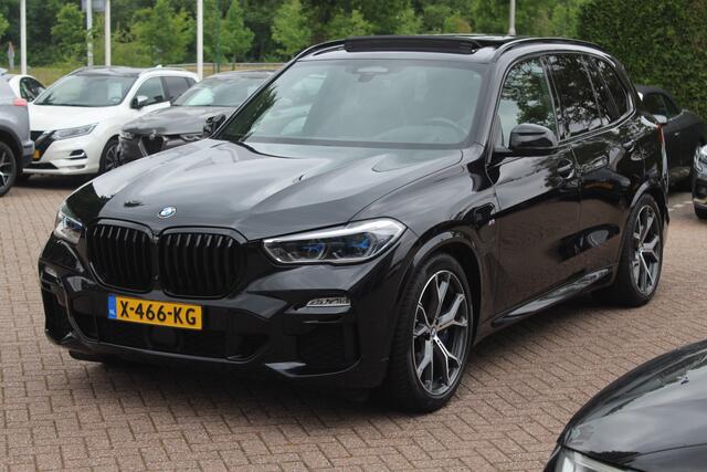 BMW X5 xDrive45e High Exe. M Sport / Trekhaak / Panoramadak / 360Camera / 21'' / Laser LED / Keyless / Skylounge / M Stoelen / Softclose / Stoelventilatie / Dodehoek / DAB / Luchtvering / Stuurverwarming / ACC