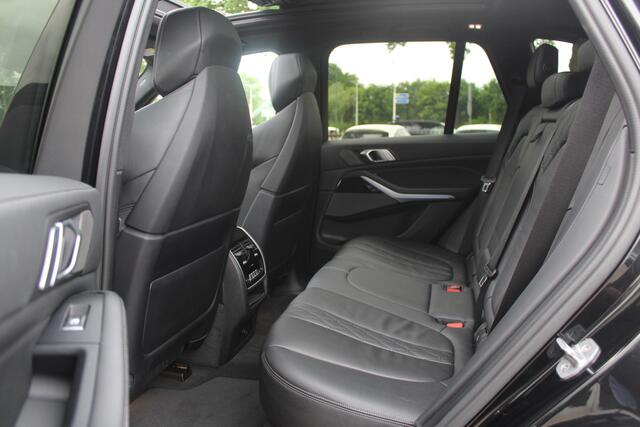 BMW X5 xDrive45e High Exe. M Sport / Trekhaak / Panoramadak / 360Camera / 21'' / Laser LED / Keyless / Skylounge / M Stoelen / Softclose / Stoelventilatie / Dodehoek / DAB / Luchtvering / Stuurverwarming / ACC
