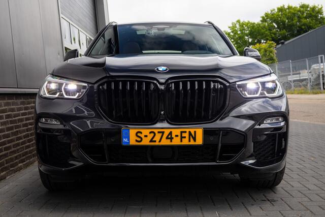 BMW X5 xDrive45e 394 PK High Executive M-Sportpakket / Pano-Dak/ Lucht-Vering/ Sky-Lounge/ Laser/ Keyless/ Head-Up/ Soft-Close/ 360-Camera/ 22'' LMV