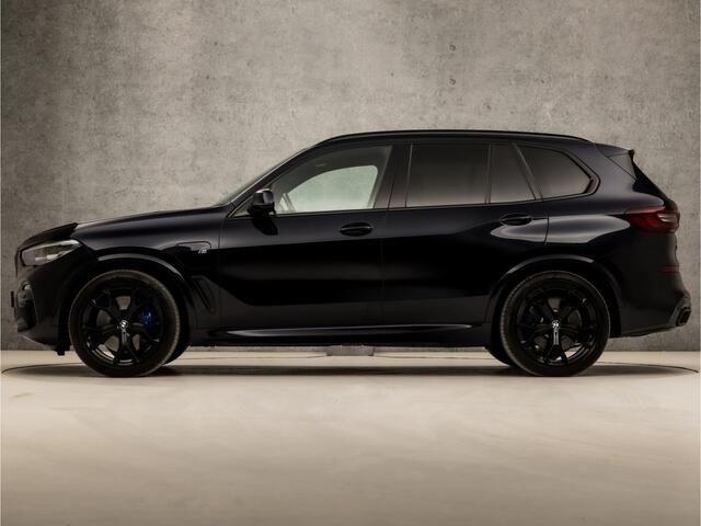 BMW X5 xDrive45e High Executive M Sport 395Pk Automaat (SKYLOUNGE PANORAMADAK, ALCANTARA HEMELBEKLEDING, M PAKKET, LUCHTVERING, APPLE CARPLAY, COMFORT ZETELS, LASER LED, ADAPTIVE CRUISE, HARMAN/KARDON, STUUR/STOELVERWARMING, NIEUWS