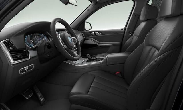 BMW X5 xDrive45e High Executive M Sport - Trekhaak - Panoramadak - Comfortstoelen - Getinte ruiten - Comfort Access - Parking/Driving Assistant - Head up - BMW Laserlight - Automatisch dimmende binnen/buitenspiegel -