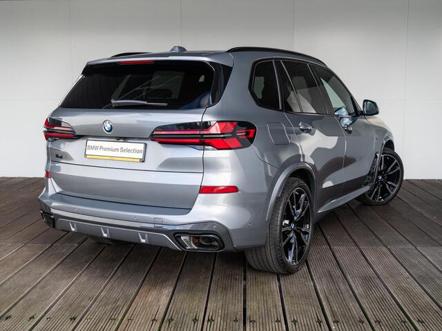 BMW X5 xDrive50e | M Sportpakket Pro | Innovation Pack | Comfort Access | Soft-Close | Stoelverwarming | Stoelventilatie | Stoelmassage | Harman Kardon | 22'' | Trekhaak