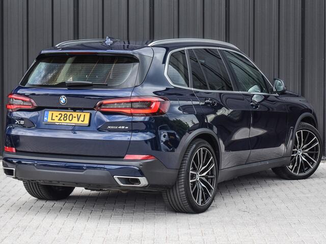 BMW X5 xDrive45e | ACTIVE CRUISE CONTROL | HARMAN KARDON AUDIO | ACHTERUITRIJCAMERA | LUCHTVERING | AMBIANCE SFEERVERLICHTING | DEALER ONDERHOUDEN