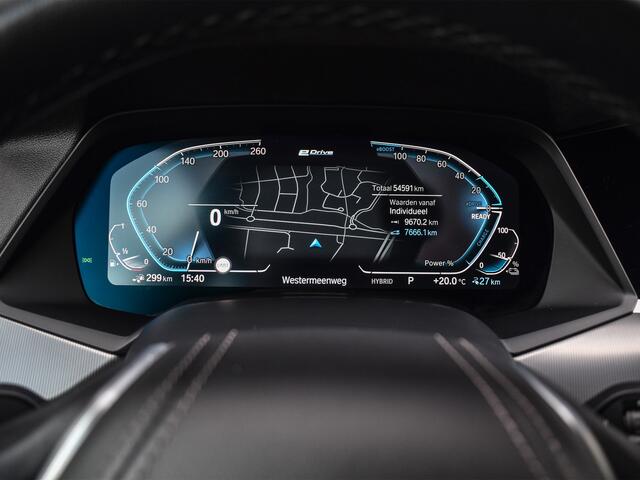 BMW X5 xDrive45e | ACTIVE CRUISE CONTROL | HARMAN KARDON AUDIO | ACHTERUITRIJCAMERA | LUCHTVERING | AMBIANCE SFEERVERLICHTING | DEALER ONDERHOUDEN