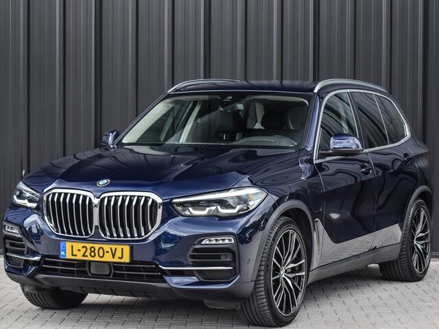 BMW X5 xDrive45e | ACTIVE CRUISE CONTROL | HARMAN KARDON AUDIO | ACHTERUITRIJCAMERA | LUCHTVERING | AMBIANCE SFEERVERLICHTING | DEALER ONDERHOUDEN