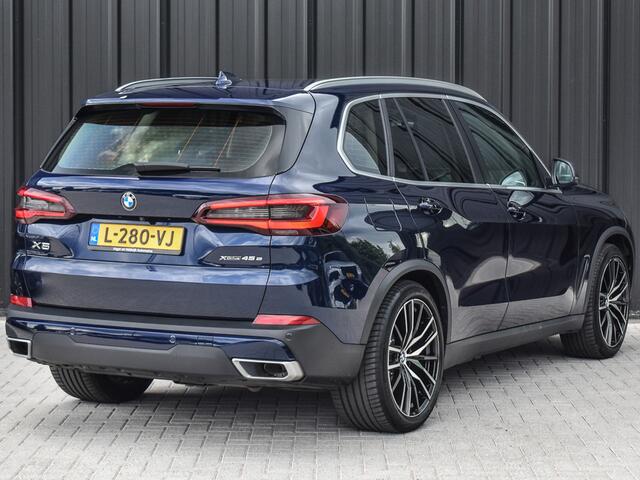 BMW X5 xDrive45e | ACTIVE CRUISE CONTROL | HARMAN KARDON AUDIO | ACHTERUITRIJCAMERA | LUCHTVERING | AMBIANCE SFEERVERLICHTING | DEALER ONDERHOUDEN