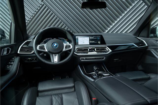 BMW X5 xDrive45e M-Sport ACC Pano 360 MStoelen Memory Skylounge Achterasbestr. Softclose Laser Head up Trekhaak