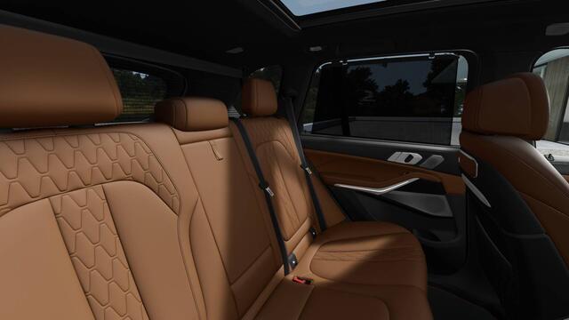 BMW X5 xDrive50e High Executive M Sport Automaat / Panoramadak Sky Lounge / Trekhaak / Massagefunctie / Bowers & Wilkins / Parking Assistant Professional / Soft-Close / Active Steering