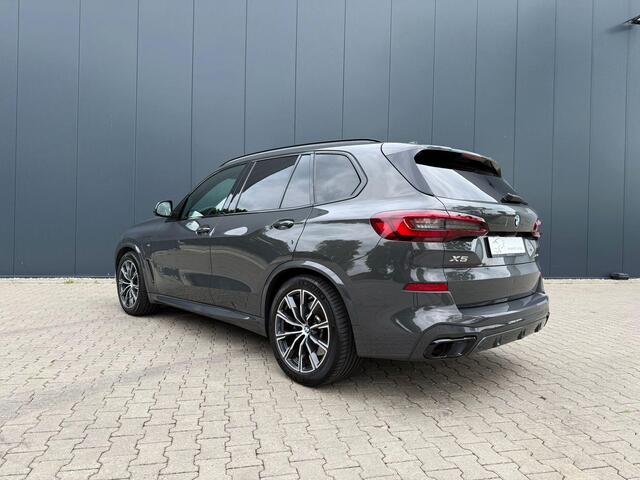 BMW X5 xDrive45e M-sport / pano / 360 camera / HUD