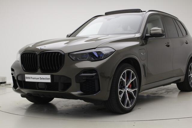 BMW X5 xDrive45e M-Sport | 21" | Panorama | Soft-Close | CoPilot | Laser | Head-Up | 2 jaar Garantie | Park ass. + | Shadow Line + | 4x Stoelverw. | Comfort Acces