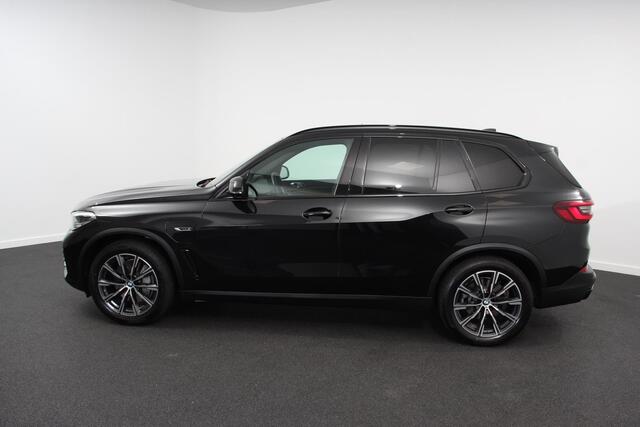 BMW X5 xDrive45e Hybrid 394pk Executive Shadow line Leder Schuif-Panorama dak Navigatie Trekhaak Camera 360 20"LMV