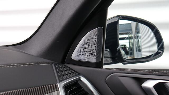 BMW X5 xDrive50e M-Sport Pro | Sky Lounge | Bowers & Wilkins | Stoelventilatie | Carbon | Head-up | Trekhaak
