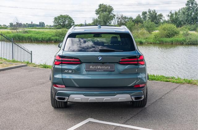 BMW X5 xDrive50e Trekhaak | Adapt. Cruise | Pano Dak | Luchtvering | Sky Lounge | 360 camera