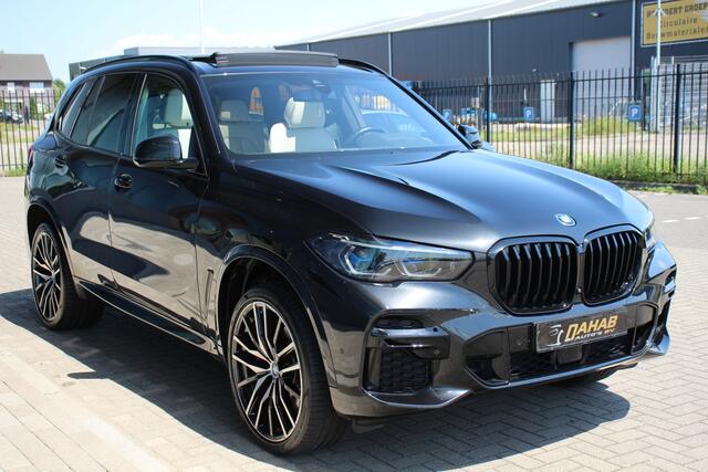 BMW X5 xDrive45e High Executive M-Sport | Pano | Luchtvering | 360 Camera | Trekhaak | Laser | ACC