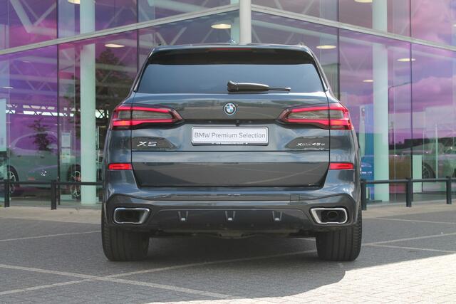 BMW X5 xDrive45e High Executive M Sport Automaat / Panoramadak / Massagefunctie / Laserlight / Soft Close Automatic / Stoelventilatie / Comfort Access / Adaptief onderstel / Parking Assistant Plus / Head-Up