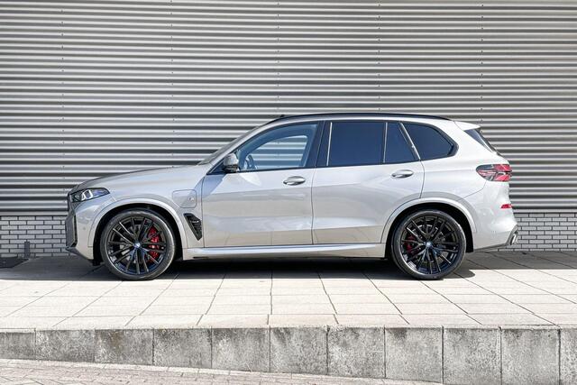 BMW X5 xDrive50e M Sportpakket Pro / Innovation Pack / Travel Pack / 22 inch LM M Dubbelspaak