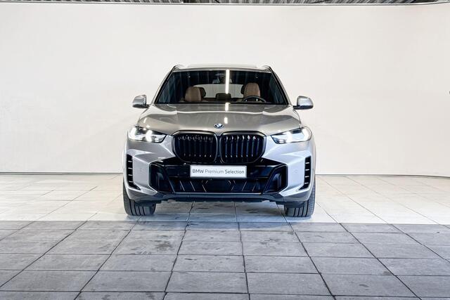 BMW X5 xDrive50e M Sportpakket Pro / Innovation Pack / Travel Pack / 22 inch LM M Dubbelspaak