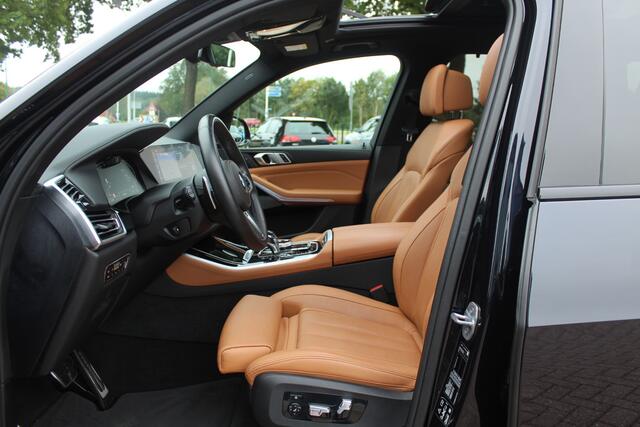 BMW X5 xDrive45e High Exe. M Sport / Panoramadak / Camera / Head-up / 22'' / Laser LED / Softclose / Harman Kardon / Luchtvering / Stoelventilatie / Stoelverwarming / DAB / Dodehoek / ACC