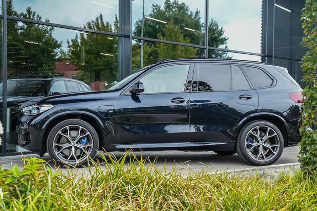 BMW X5 45e xDrive High Executive |dealer onderhouden|1e eigenaar|M-pakket|schuif/kantel dak|Harman&Kardon|diamond poke|Laser LED|achter-as meesturend|luxe lederen stoelen|360 camera|elek. trekhaak|