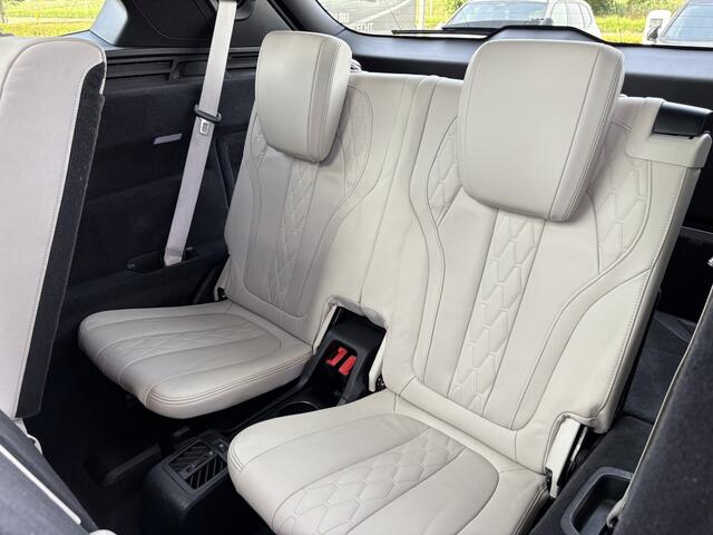 BMW X5 xDrive40i 7P. High Executive M Sport Automaat / Panoramadak / Trekhaak / Laserlight / Soft Close / Stoelventilatie / Parking Assistant Plus / Active Steering / Comfort Access /