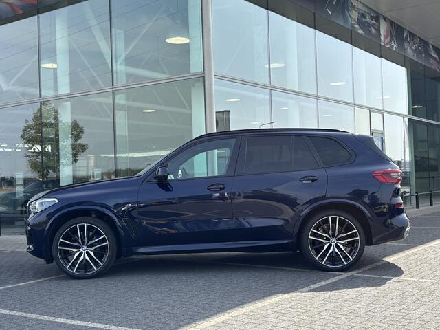 BMW X5 xDrive40i 7P. High Executive M Sport Automaat / Panoramadak / Trekhaak / Laserlight / Soft Close / Stoelventilatie / Parking Assistant Plus / Active Steering / Comfort Access /
