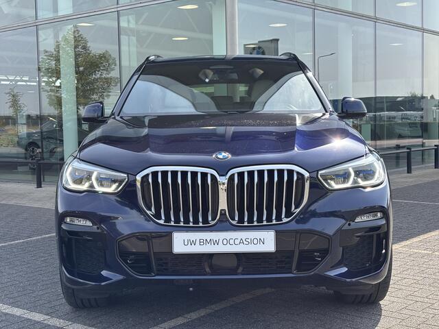 BMW X5 xDrive40i 7P. High Executive M Sport Automaat / Panoramadak / Trekhaak / Laserlight / Soft Close / Stoelventilatie / Parking Assistant Plus / Active Steering / Comfort Access /