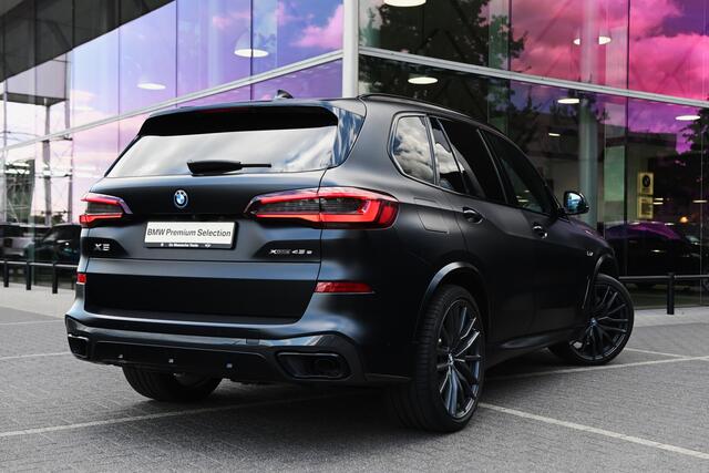 BMW X5 xDrive45e Black Vermilion Edition Automaat / Panoramadak / Adaptief onderstel / Stoelventilatie / Laserlight / Head-Up / Comfort Access / Gesture Control / BMW Live Cockpit Professional