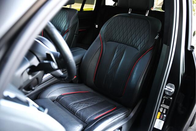 BMW X5 xDrive45e Black Vermilion Edition Automaat / Panoramadak / Adaptief onderstel / Stoelventilatie / Laserlight / Head-Up / Comfort Access / Gesture Control / BMW Live Cockpit Professional
