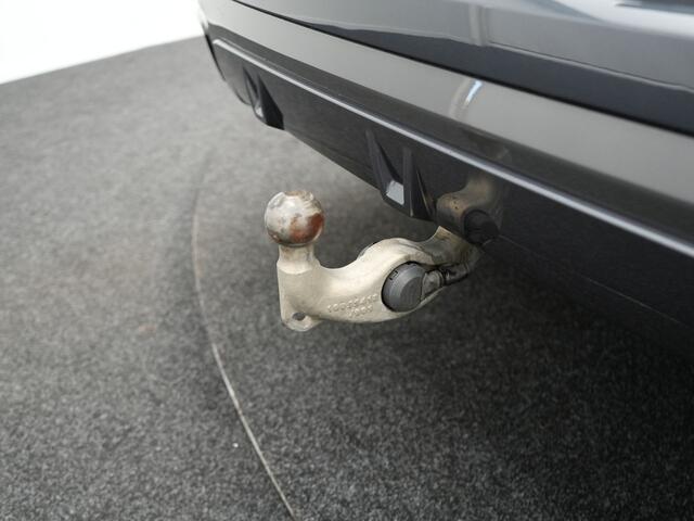BMW X5 xDrive45e M Sport Plug in Hybrid 394pk PHEV | Trekhaak Af Fabriek | Panodak | Luchtvering | Adaptive Cruise | 360 Camera | M Sportstuur | Sfeerverlichting | Apple Carplay | Lederen Sporstoelen Memory & Verwarmd | Navigatie | DAB |