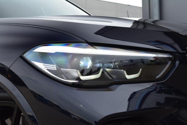 BMW X5 xDrive45e M-Sport | Pano | M Stoelen | 22 Inch | Carbon zwart |