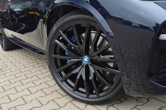 BMW X5 xDrive45e M-Sport | Pano | M Stoelen | 22 Inch | Carbon zwart |
