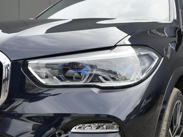BMW X5 xDrive45e High Executive Dealeronderh. / Individual interieur ivory white night blue / M-sport / 22 inch / Panoramadak / Harman Kardon / Driving prof / Head-up display /