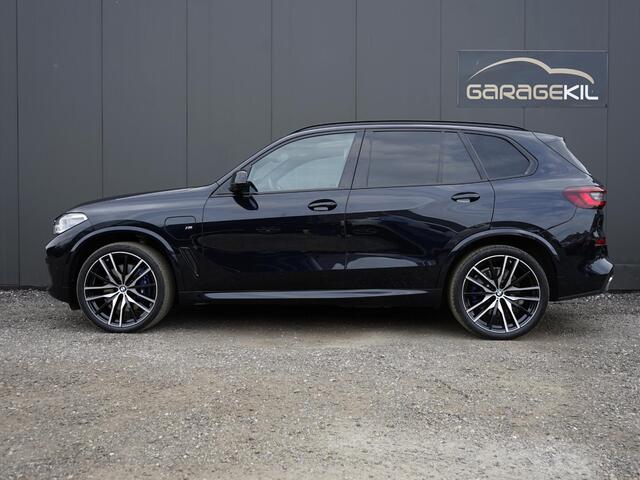 BMW X5 xDrive45e High Executive Dealeronderh. / Individual interieur ivory white night blue / M-sport / 22 inch / Panoramadak / Harman Kardon / Driving prof / Head-up display /