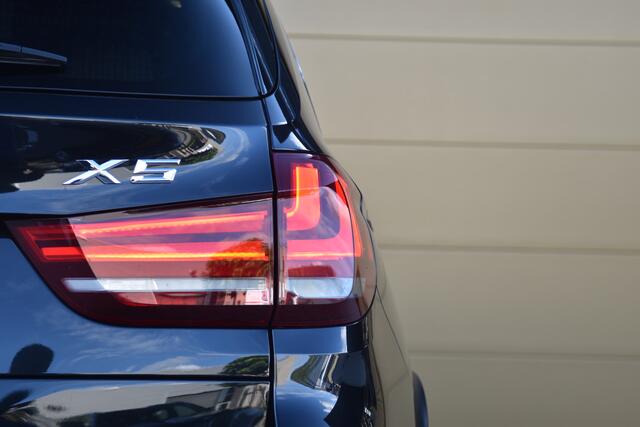 BMW X5 xDrive35i High Executive * Panorama dak * Head-up * Stoelverwarming * Achteruitrijcamera * LED *