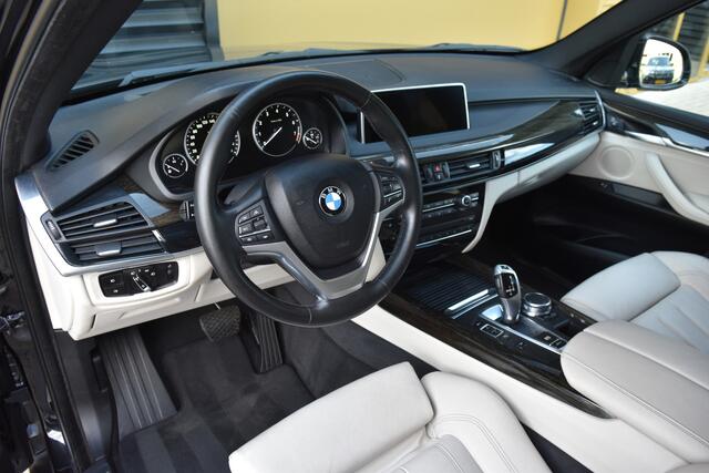BMW X5 xDrive35i High Executive * Panorama dak * Head-up * Stoelverwarming * Achteruitrijcamera * LED *