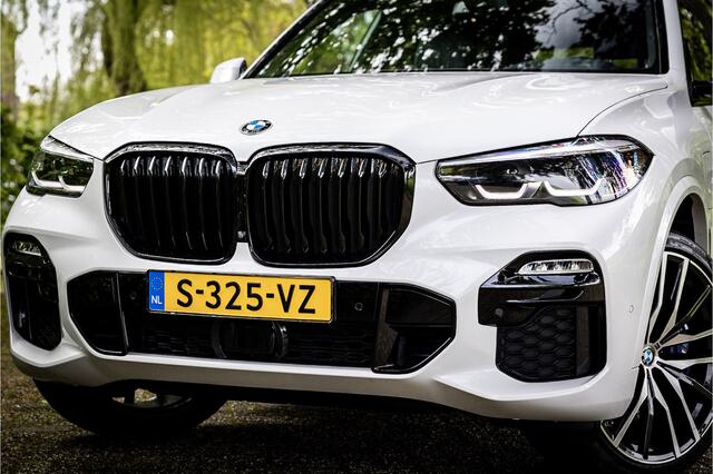 BMW X5 xDrive45e M Sport Parelmoerwit Individual Panorama 360 Camera 22" Trekhaak