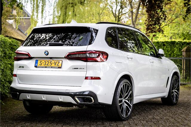 BMW X5 xDrive45e M Sport Parelmoerwit Individual Panorama 360 Camera 22" Trekhaak