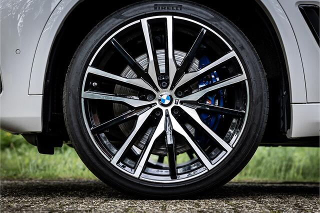 BMW X5 xDrive45e M Sport Parelmoerwit Individual Panorama 360 Camera 22" Trekhaak