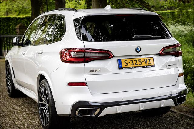 BMW X5 xDrive45e M Sport Parelmoerwit Individual Panorama 360 Camera 22" Trekhaak