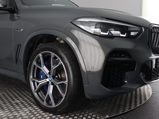 BMW X5 xDrive45e High Executive M Sport (Skylounge / 4-wielsturing / Stoelkoeling-verw. / Softclose / Head Up)