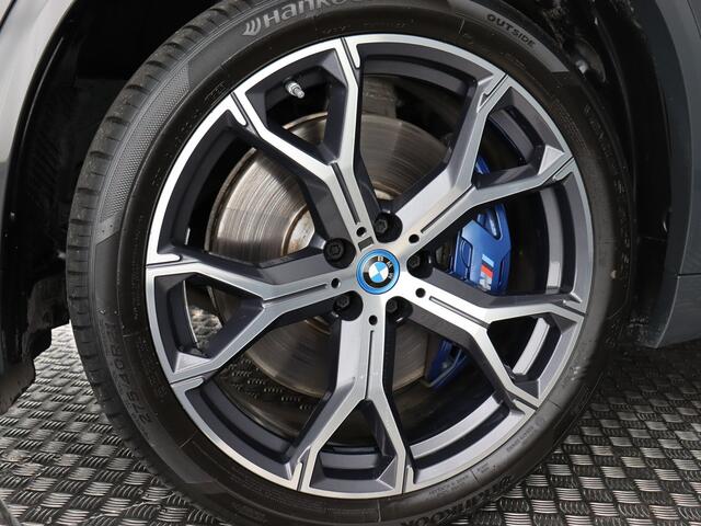 BMW X5 xDrive45e High Executive M Sport (Skylounge / 4-wielsturing / Stoelkoeling-verw. / Softclose / Head Up)