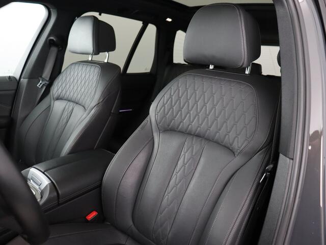 BMW X5 xDrive45e High Executive M Sport (Skylounge / 4-wielsturing / Stoelkoeling-verw. / Softclose / Head Up)