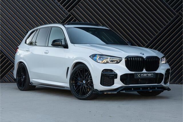 BMW X5 xDrive45e M-Sport ACC Skylounge Mstoelen Headup Achteras Laser Stoelvent Trekhaak