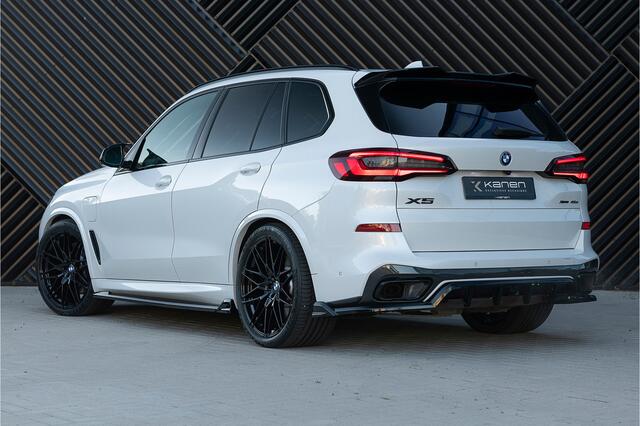 BMW X5 xDrive45e M-Sport ACC Skylounge Mstoelen Headup Achteras Laser Stoelvent Trekhaak