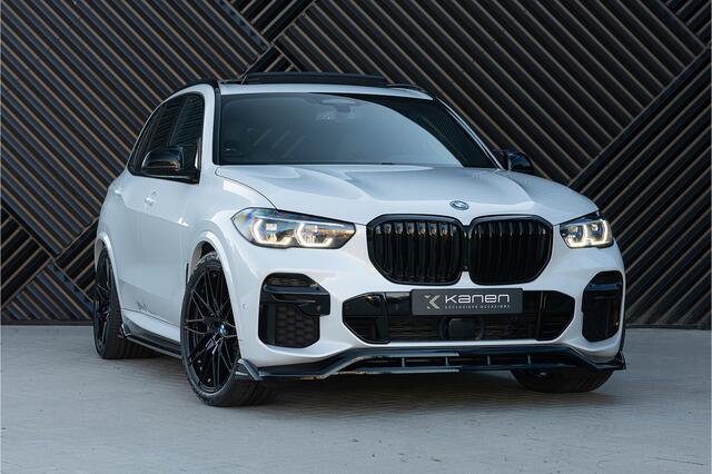 BMW X5 xDrive45e M-Sport ACC Skylounge Mstoelen Headup Achteras Laser Stoelvent Trekhaak