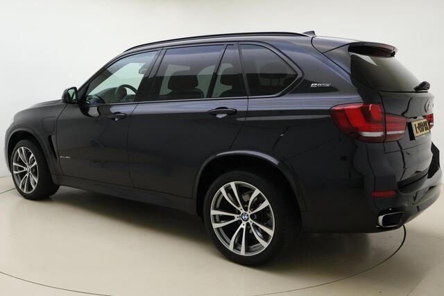 BMW X5 xDrive40e High Executive M-Sport | 2.700kg trekgewicht | Panorama dak | Leder | Memory | Keyless | Trekhaak | Stoelverwarming | 360° Camera | Memory | HUD